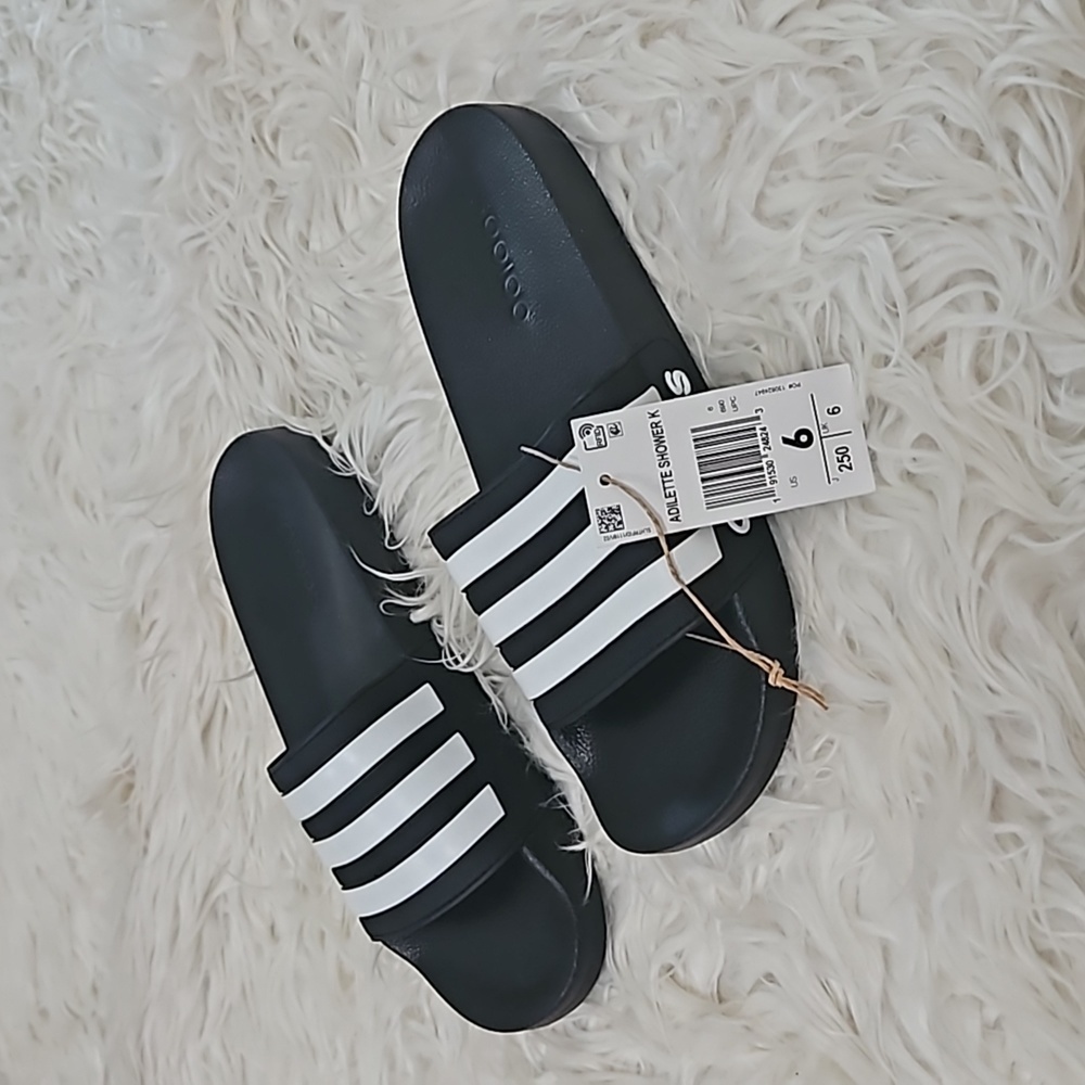 Adidas size 6 NWT